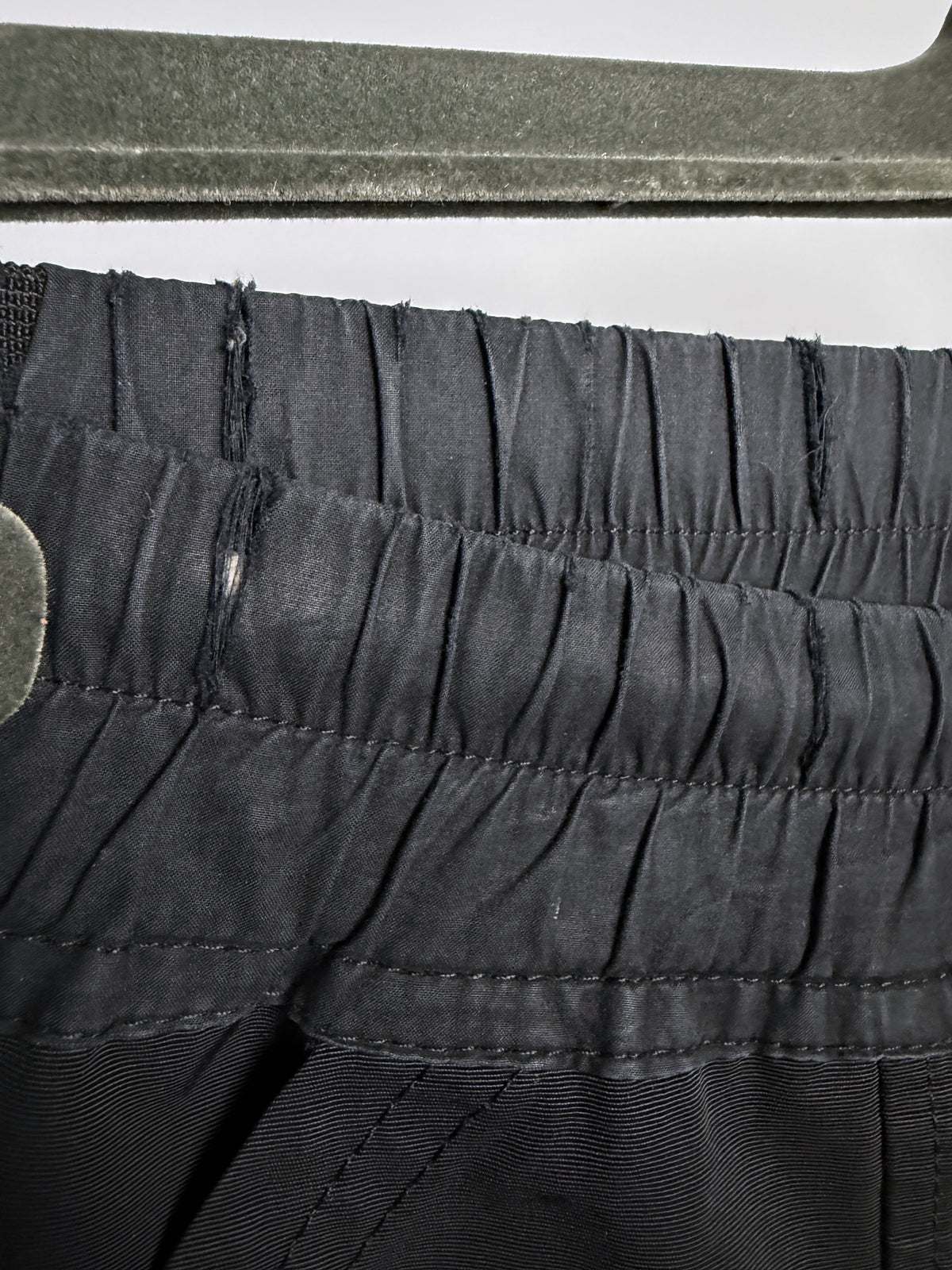 Raw-edged elastic waist channels