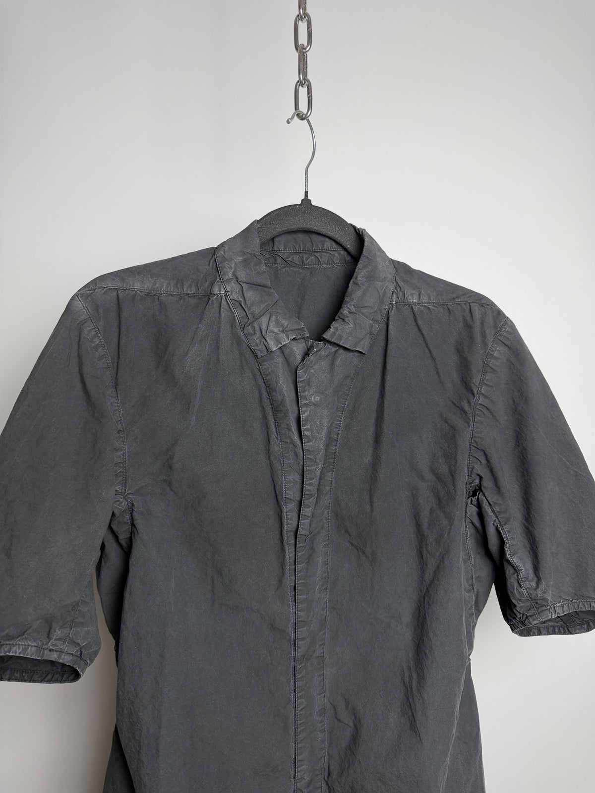 Collar and concealed placket