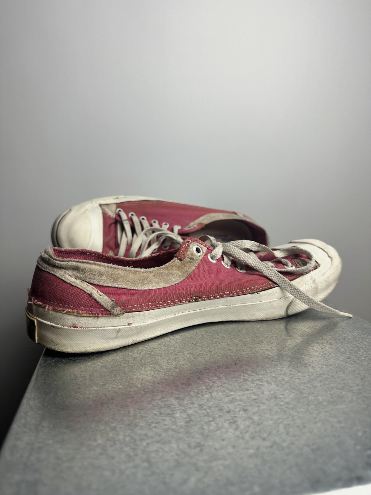 Pair, three-quarter