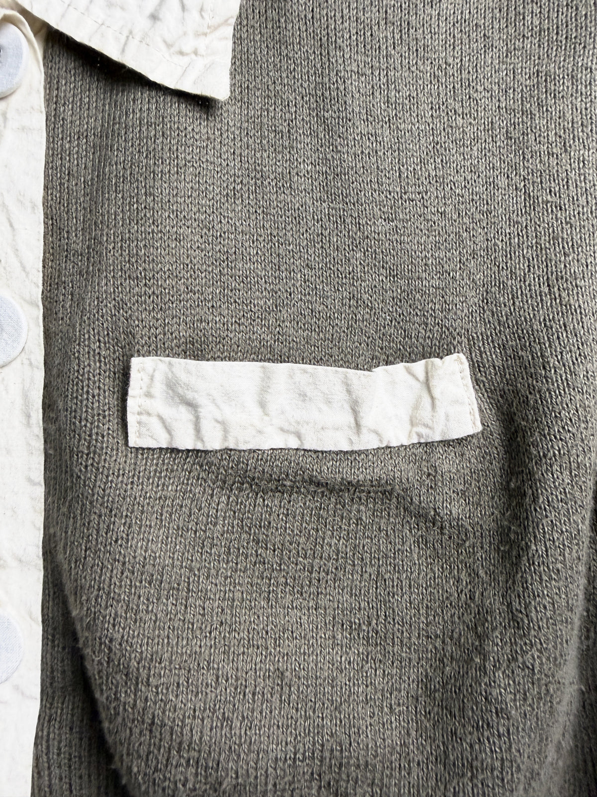Ecru welt chest pocket