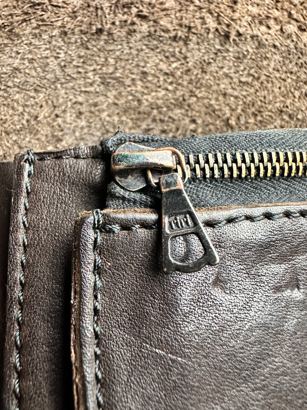 riri M4 zip pull, stamped