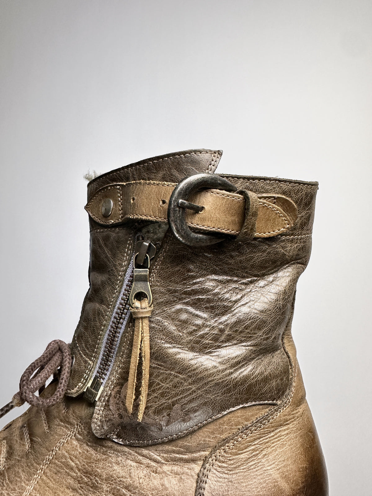 Collar strap and buckle