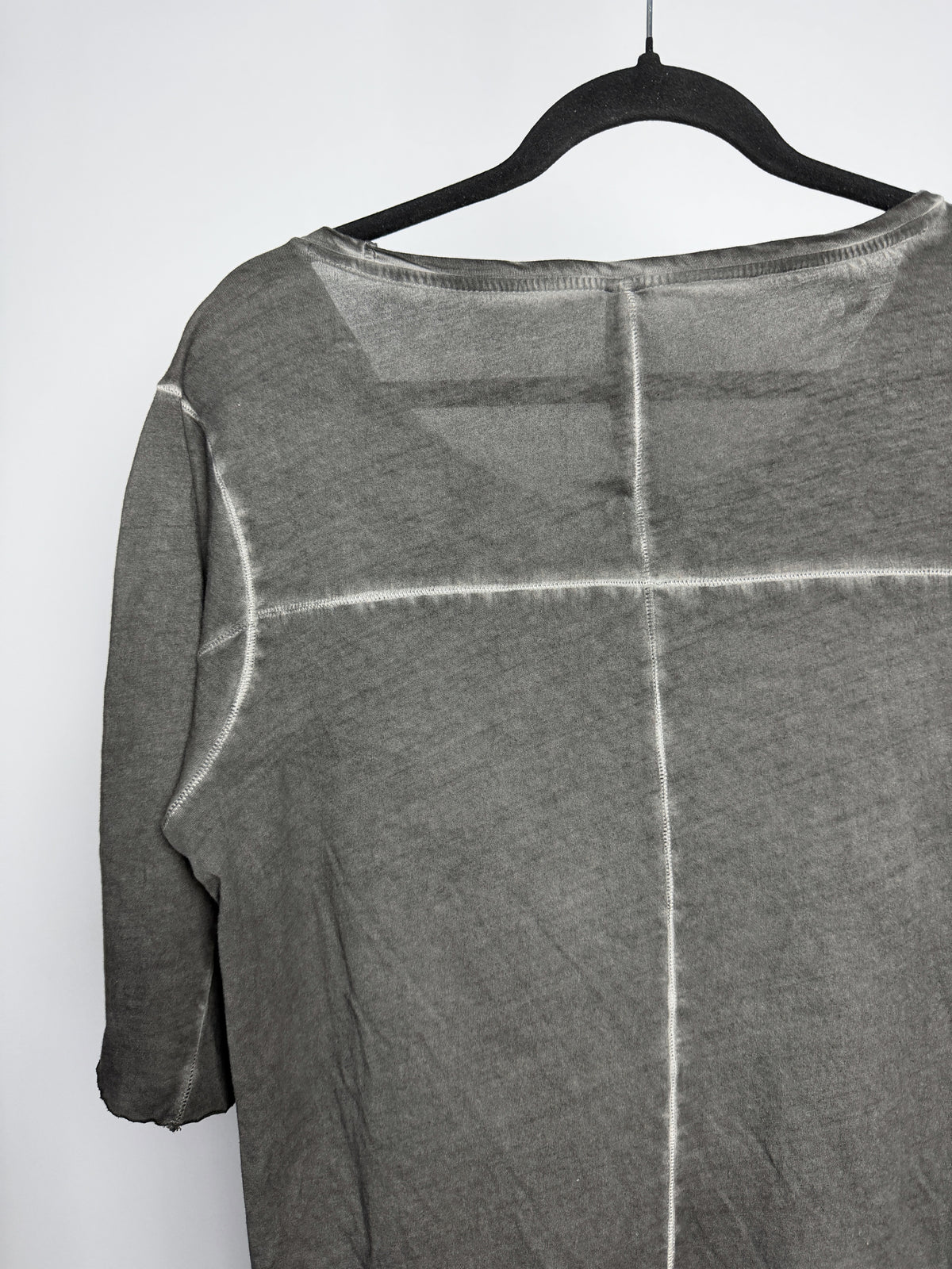 Back yoke, cold dye at the seams