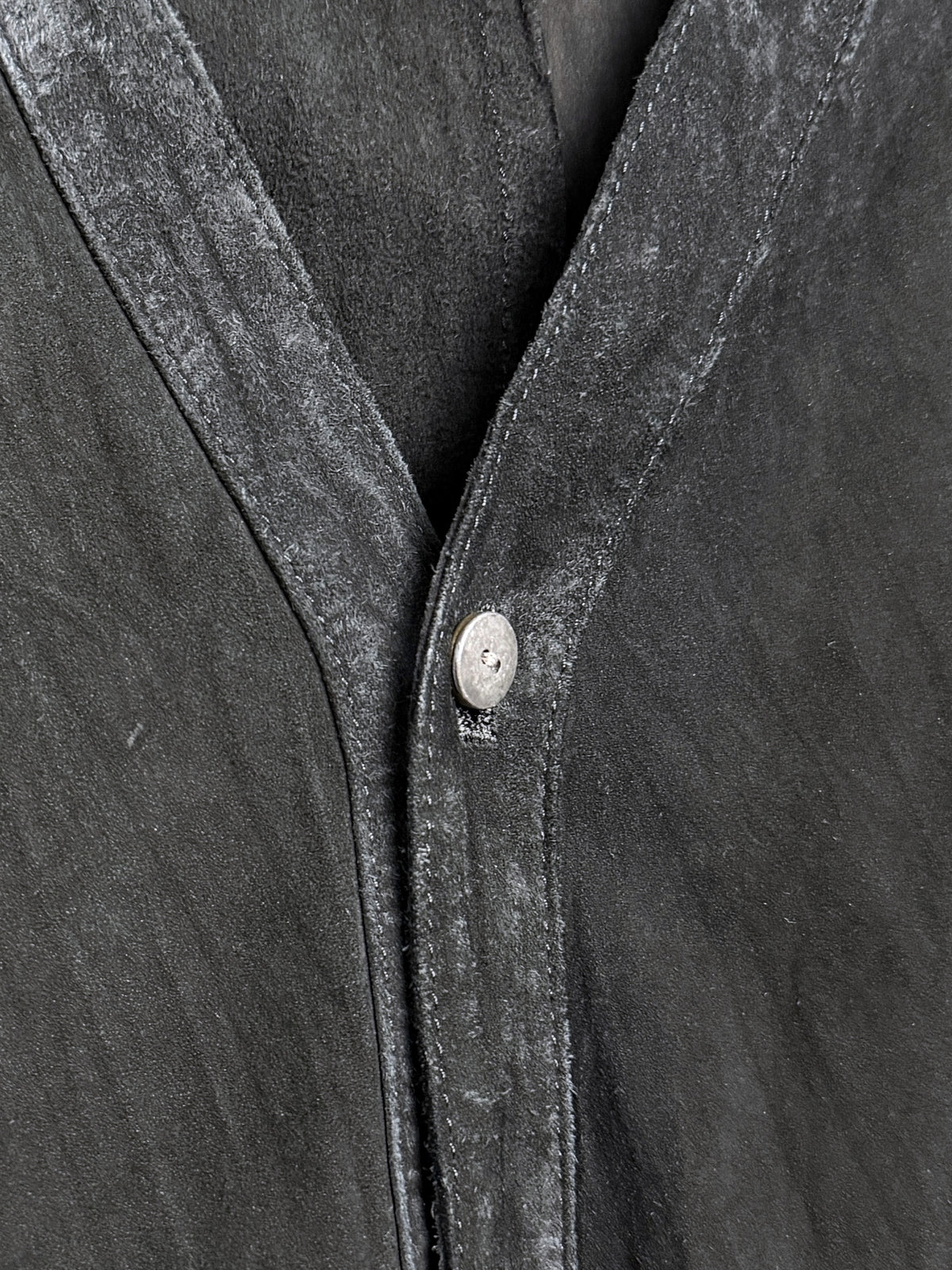 V-front and distressed metal button