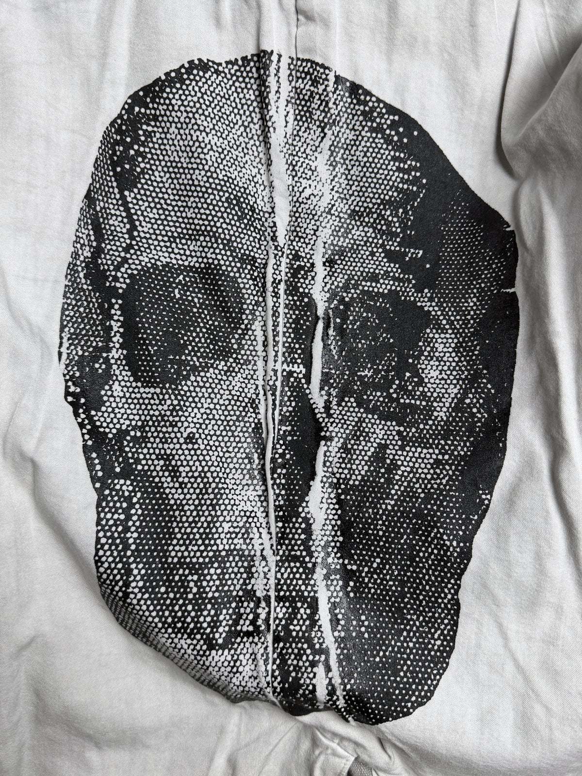 Halftone skull printed on the lining back panel