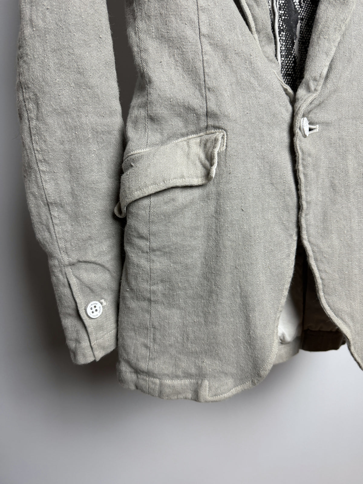 Flap hip pocket