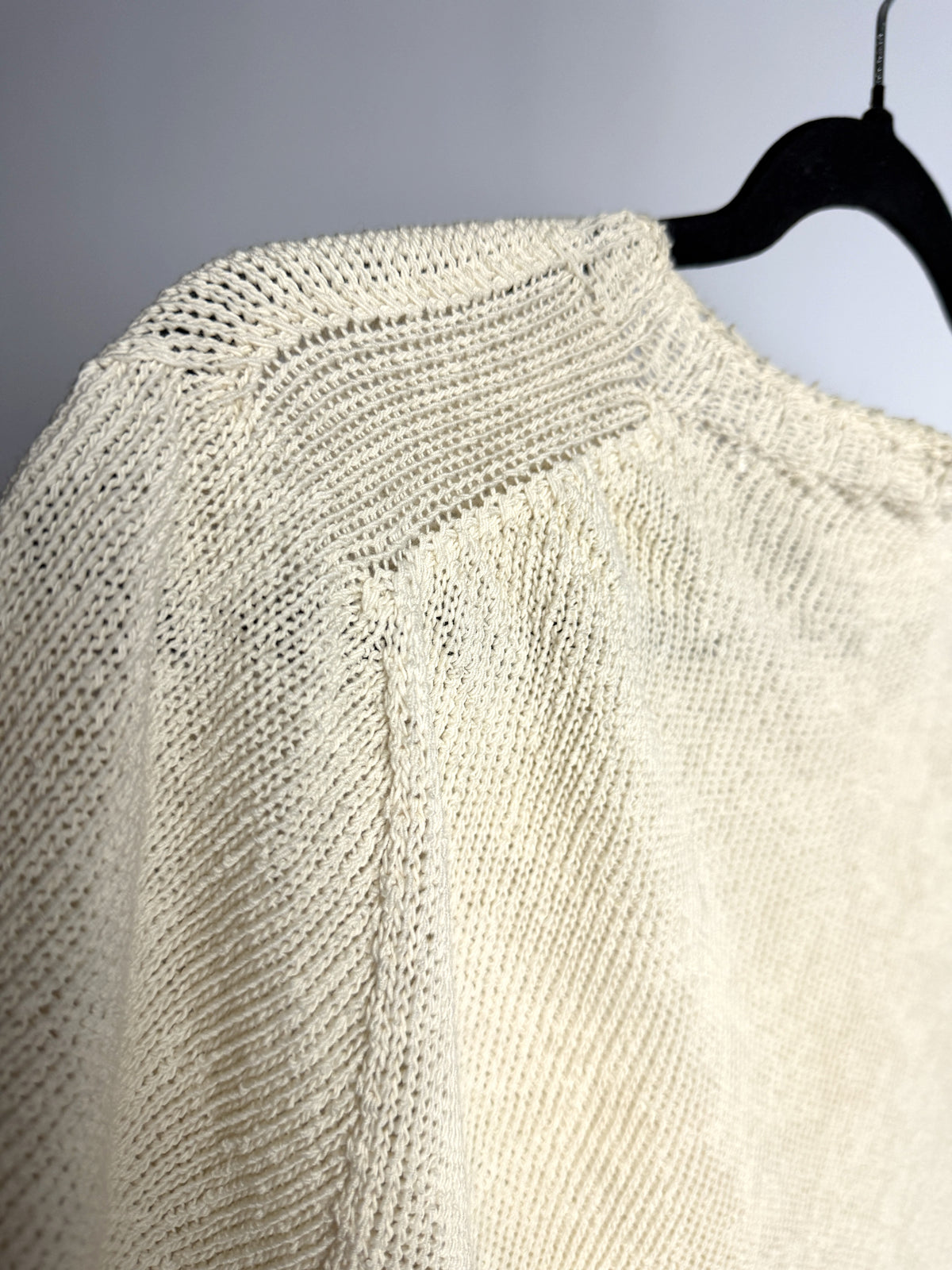 Shoulder worked continuously, no seam