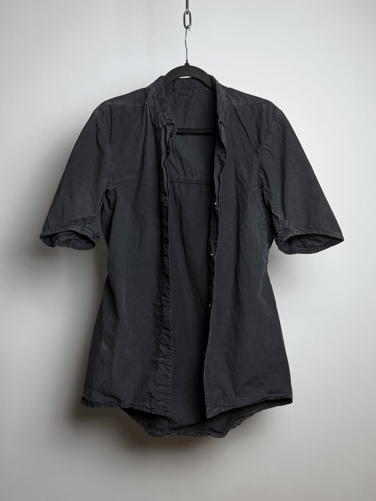 Open, snap placket