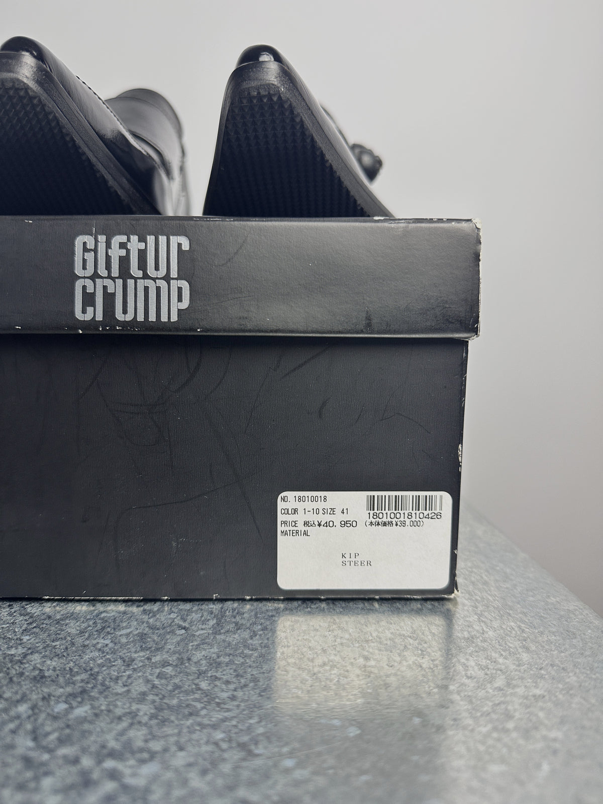 Box label: No. 18010018, size 41, kip steer