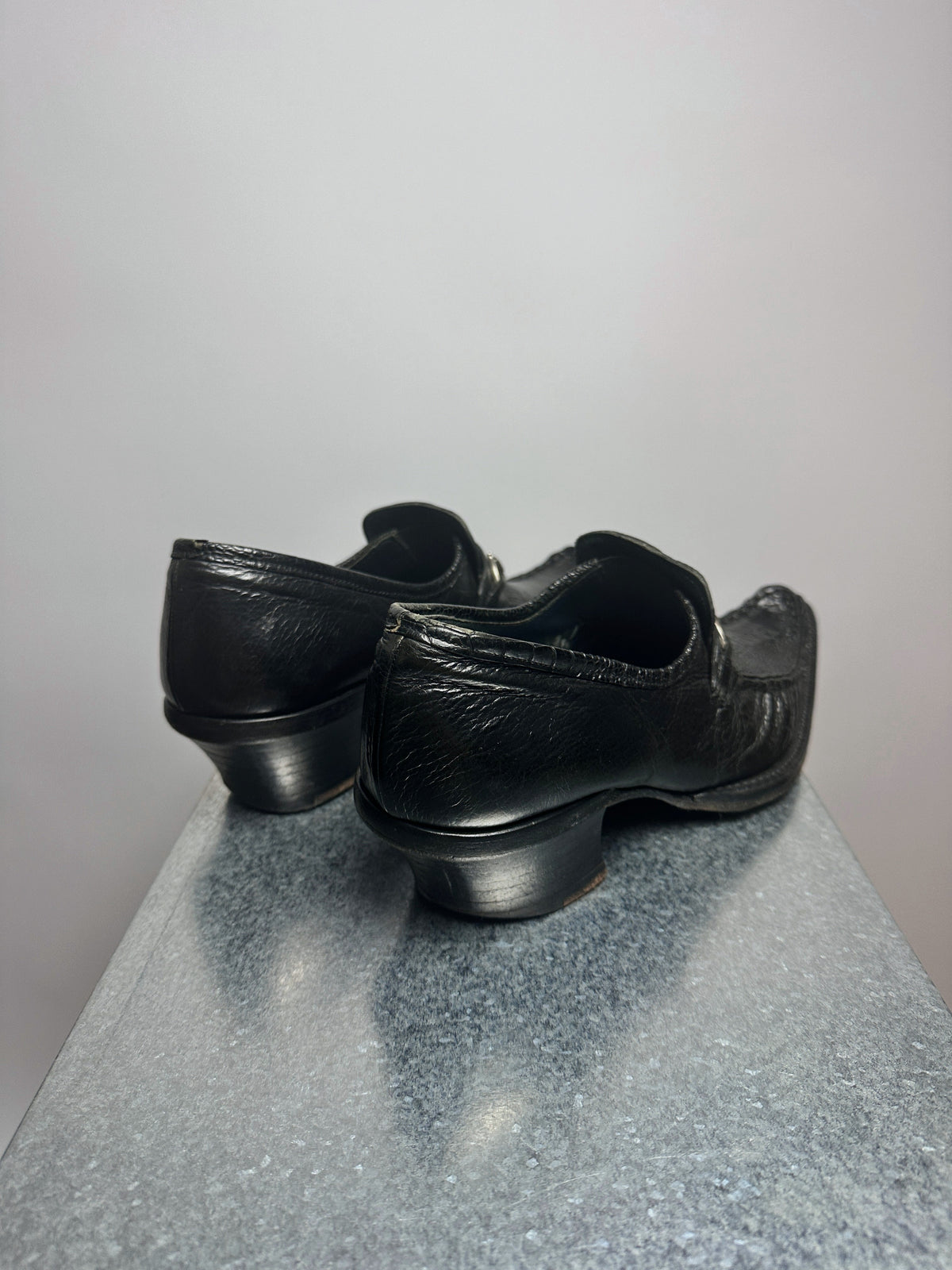 Back, pair