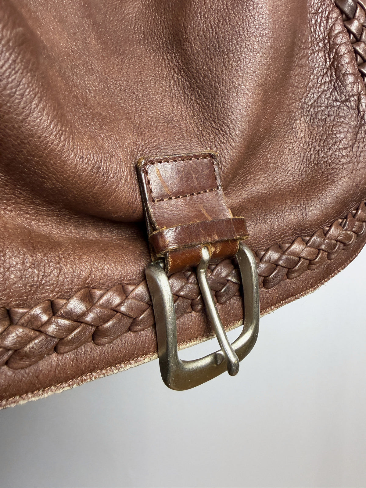 Front strap and buckle, close