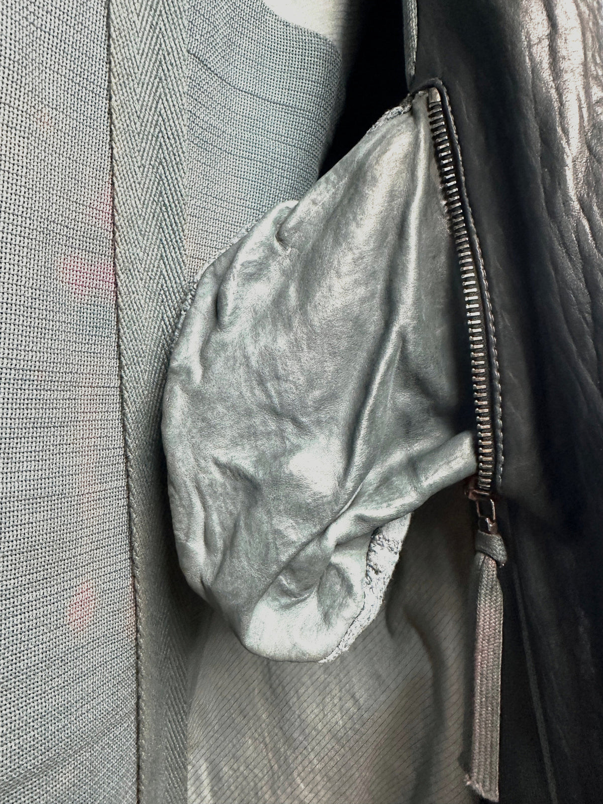 Pocket bag leather, faded