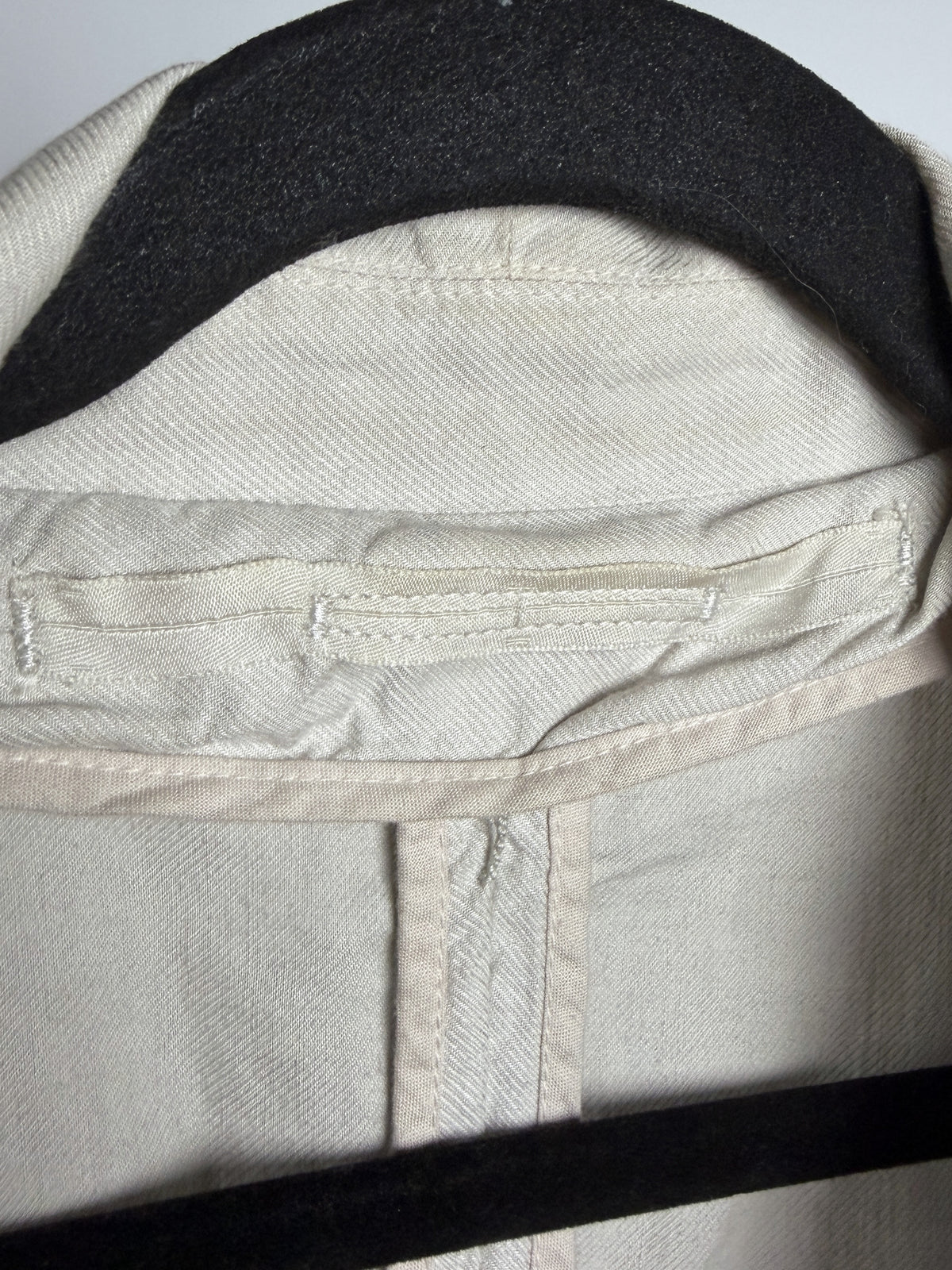 Interior neck binding