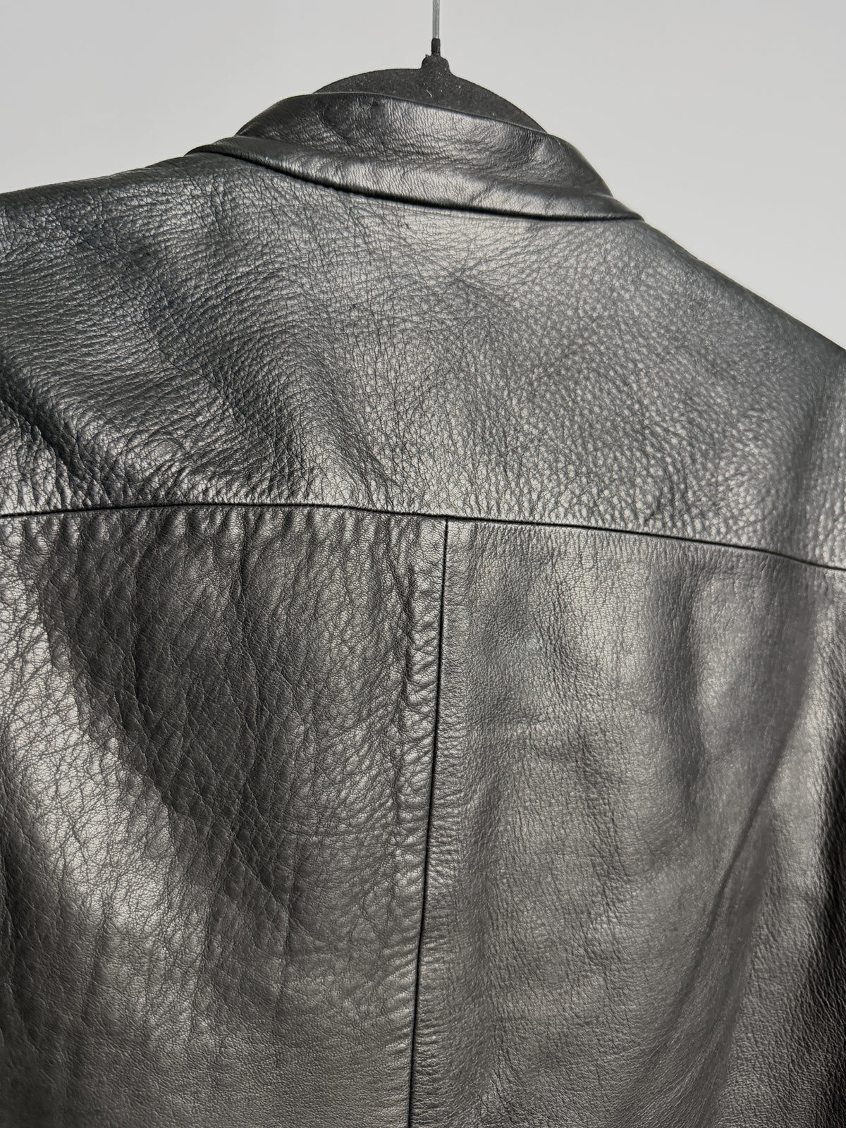 Back yoke and vertical seams