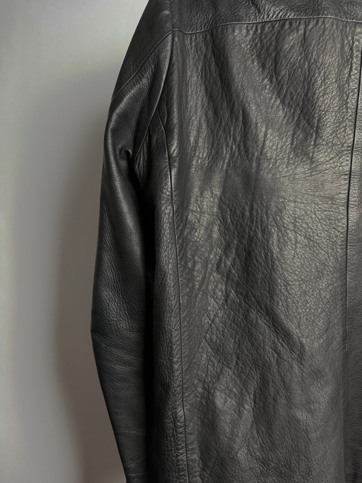Shoulder and sleeve seaming