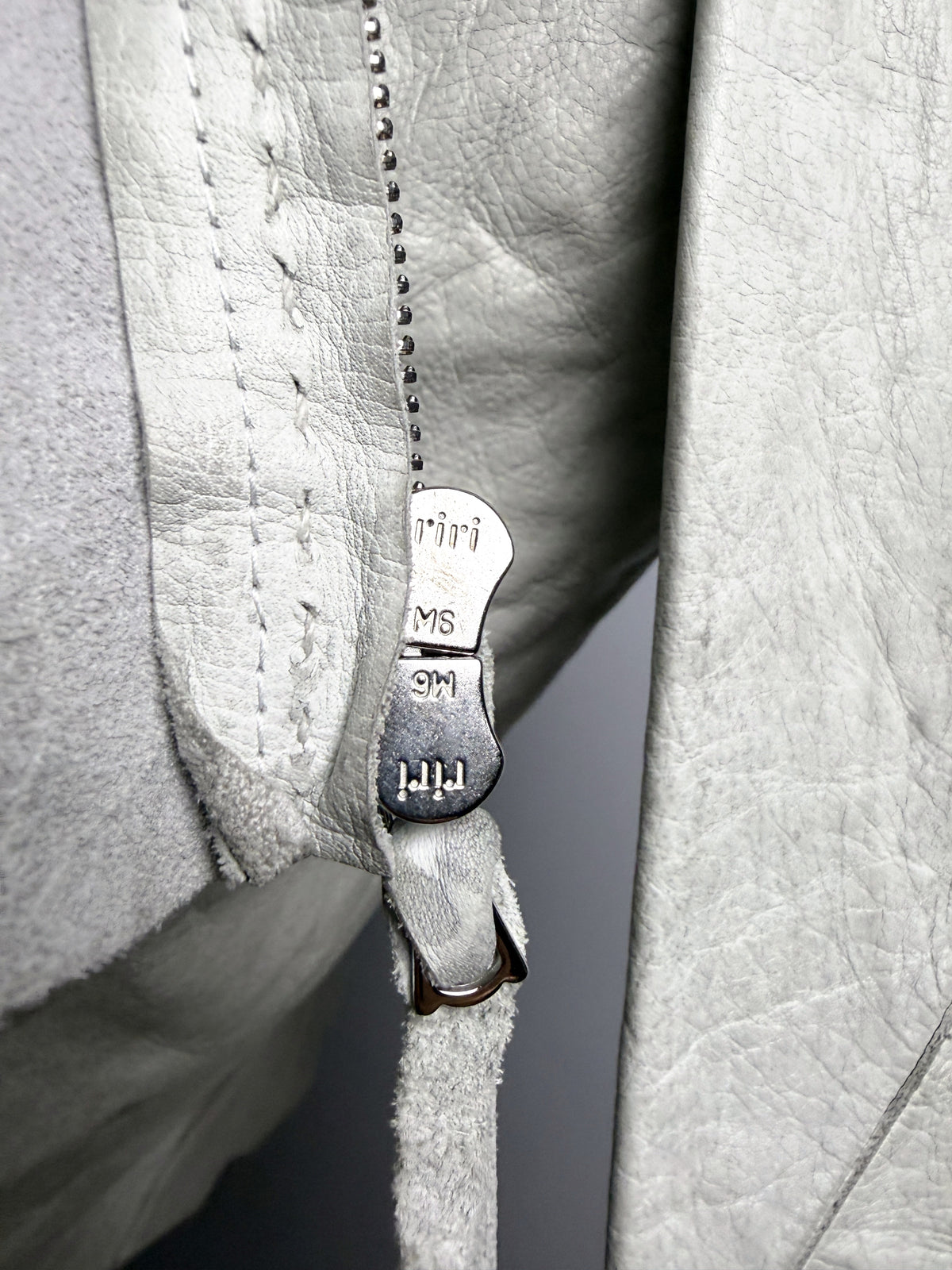 riri M6 zip sliders