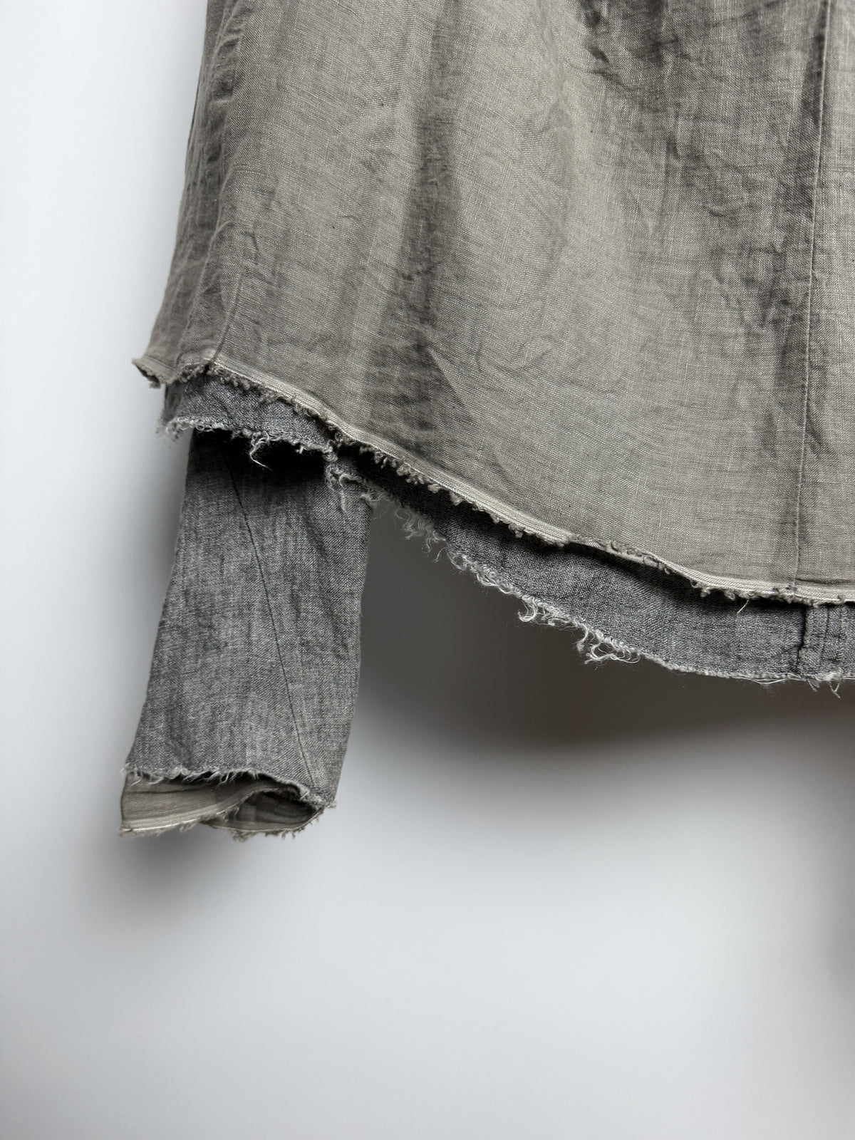 Cuff, raw edges in tiers