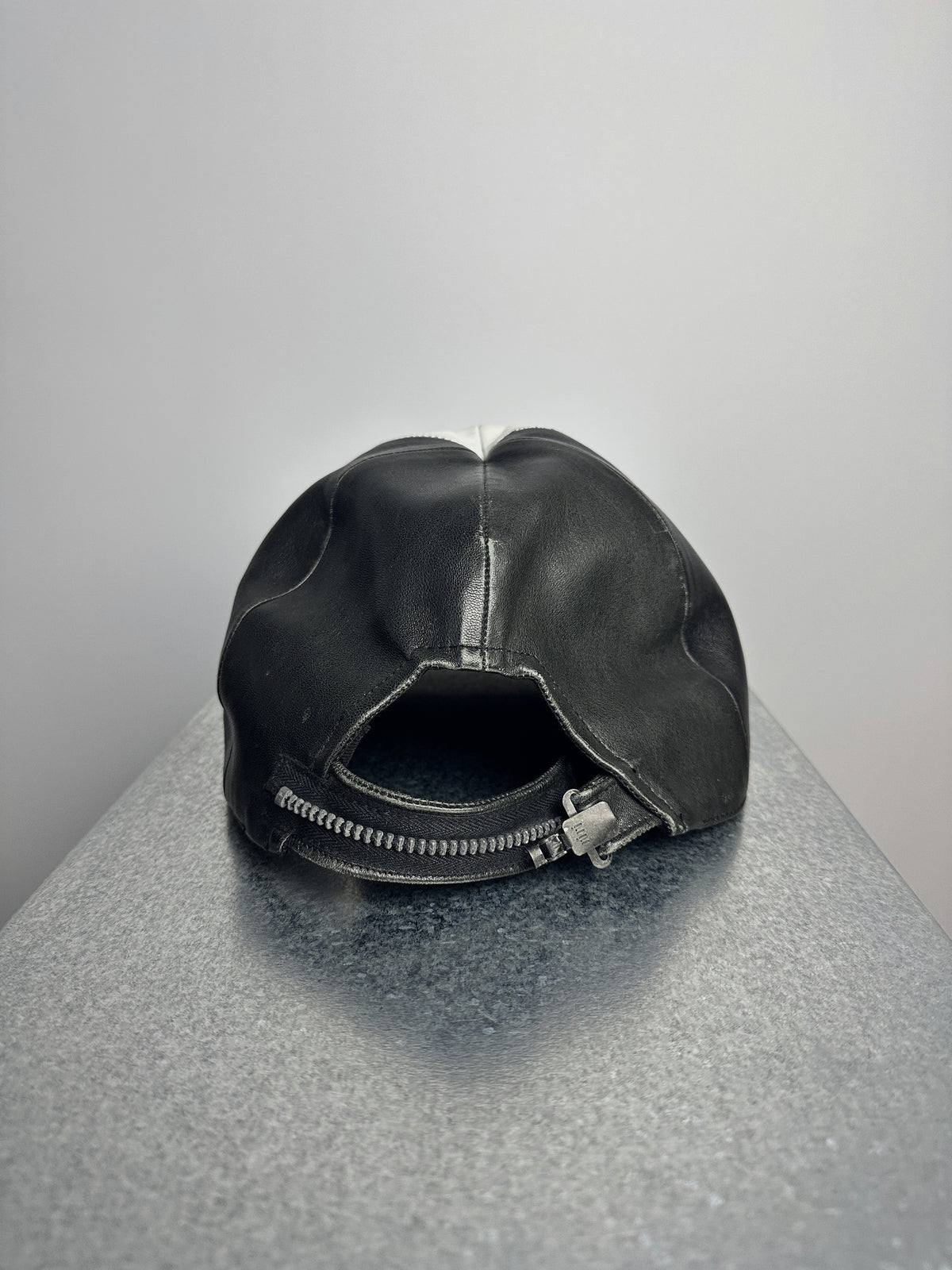 Back, riri zip band