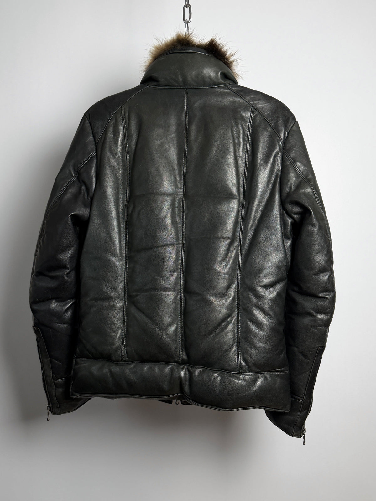 riri M8 zip, close
