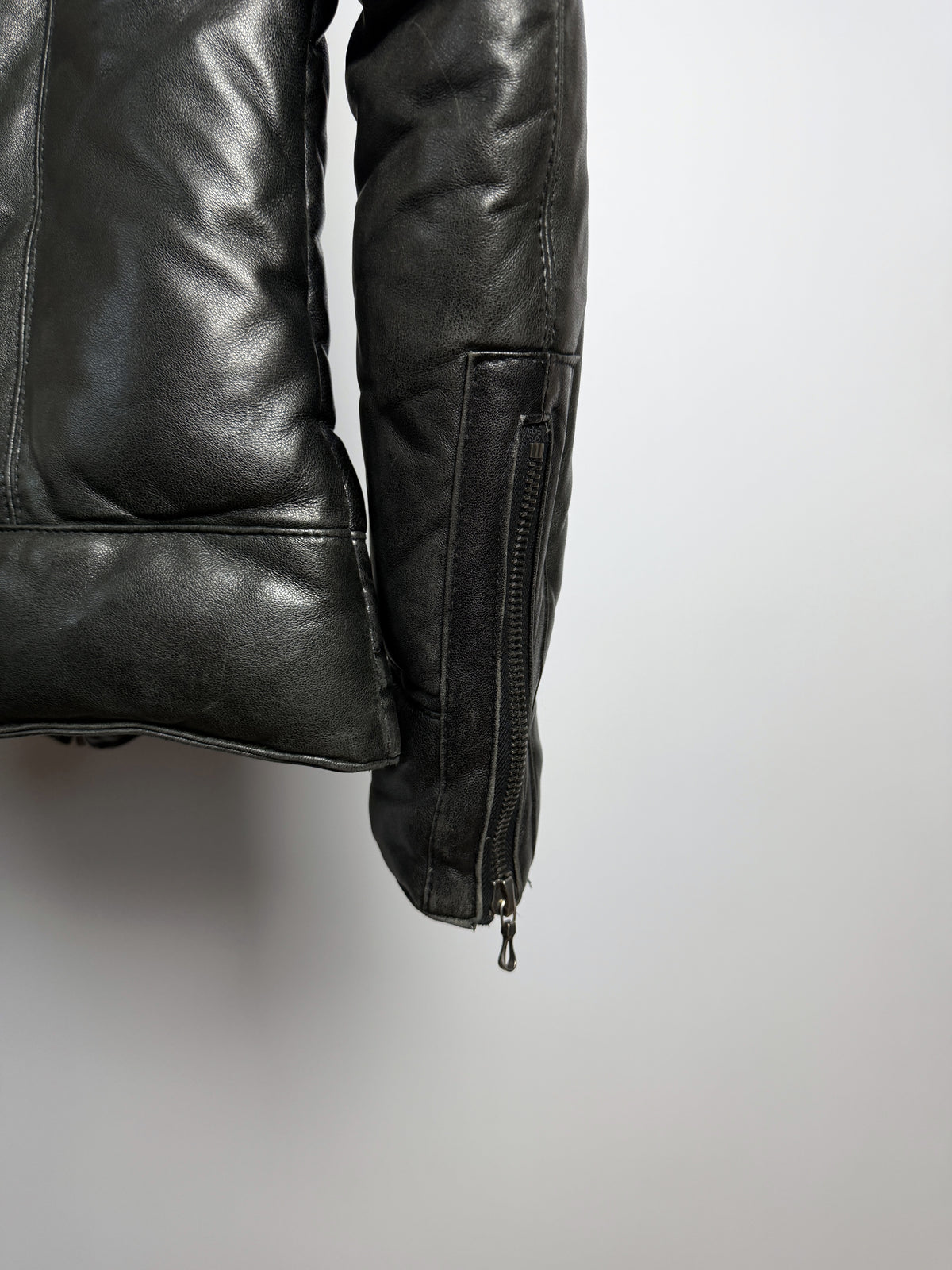 Fur collar, close