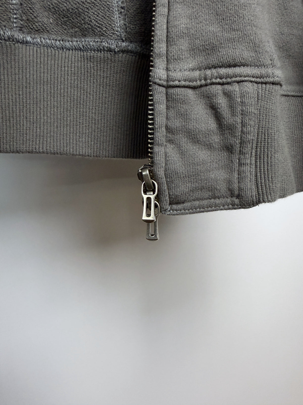 Two-way zip at the hem