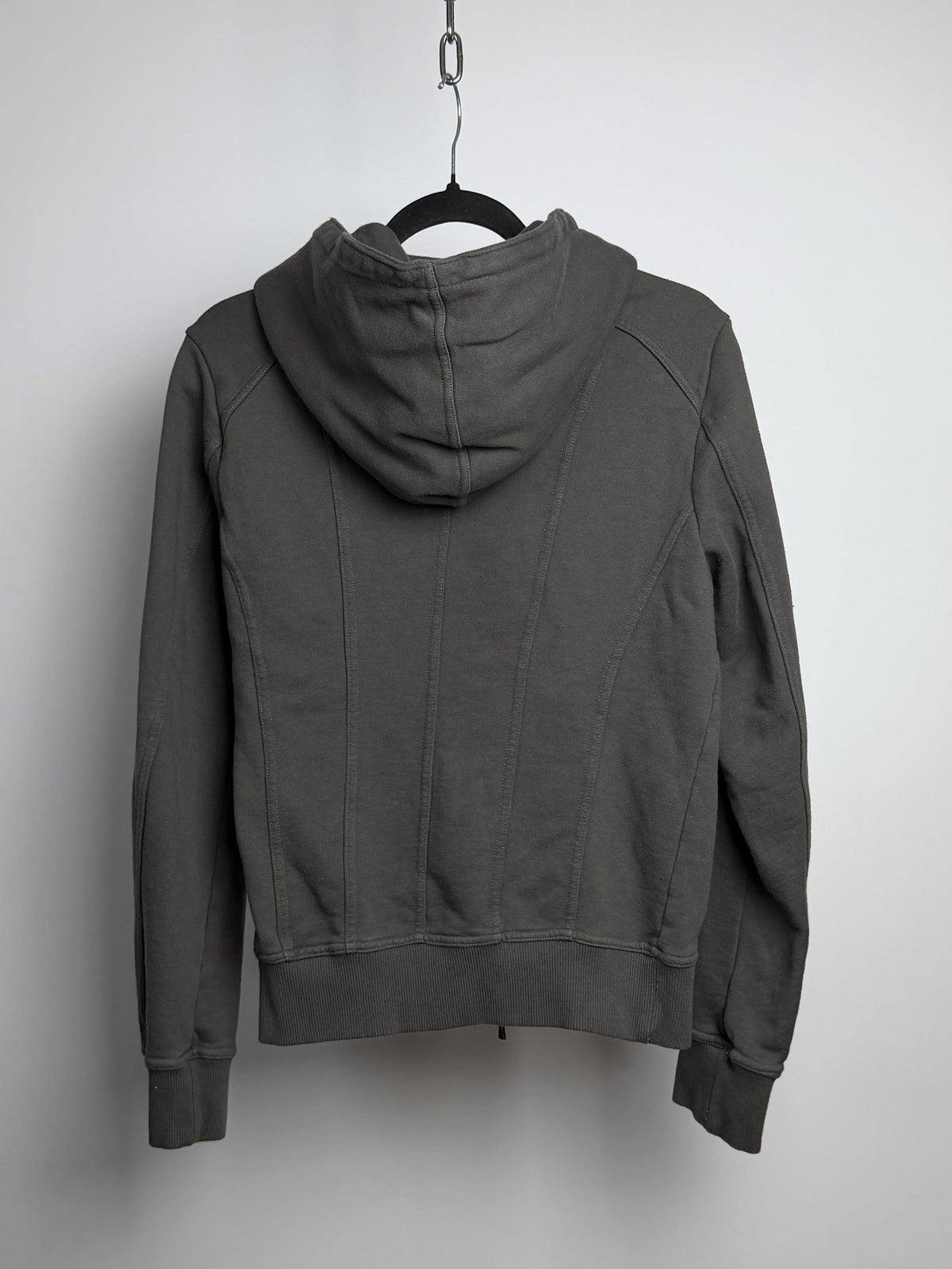Hood and raglan seaming