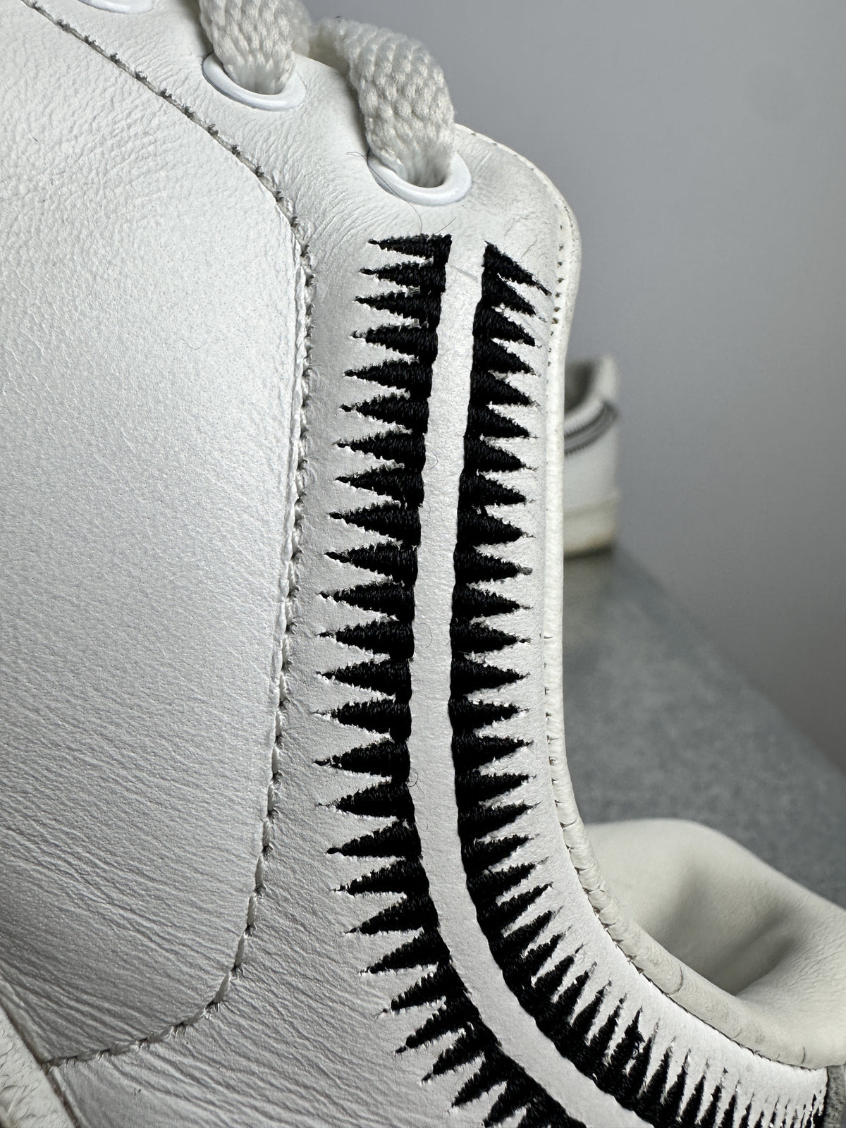 Zigzag embroidery macro