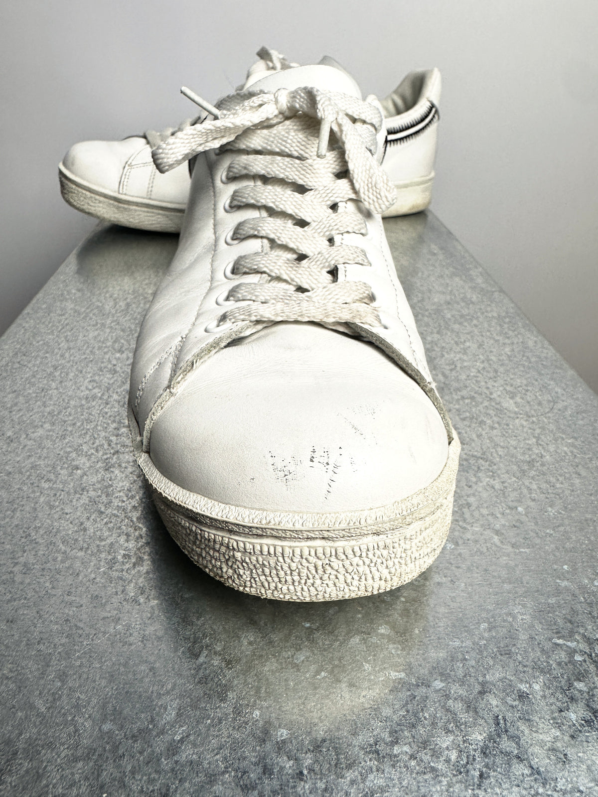 Toe, front